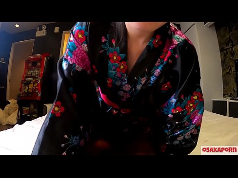 ❤️ ځوان cosplay نجلۍ په یوه آس او په یوه blowjob کې د squirt سره orgasm ته جنس خوښوي. اسيايي نجلۍ چې ويښتان لرونکې بلۍ او ښکلې سينه يې په دوديز جاپاني لباس کې په شوقيه ويډيو کې د مشت زنی ښکارندویي کوي. ساکورا 3 اوساکاپورن. ❤️ ☑